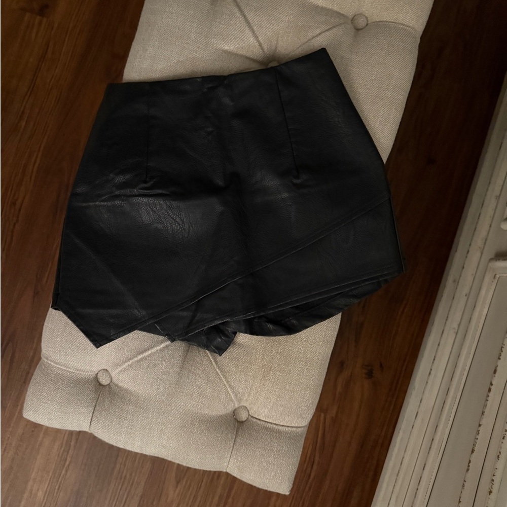Lulu's Black Faux Leather Skort